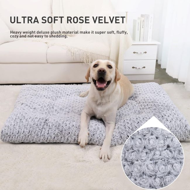 Golden retriever resting on a soft, gray KSIIA washable dog bed with anti-slip backing.