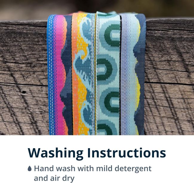 Stylish Ruffwear Crag collar with quick-release buckle, designed for active dogs, size 14”-20”.