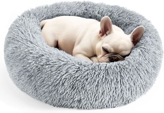 Hoewina Calming Donut Pet Bed Light gray fluffy calming donut pet bed for small dogs and cats, featuring a soft washable round design.
